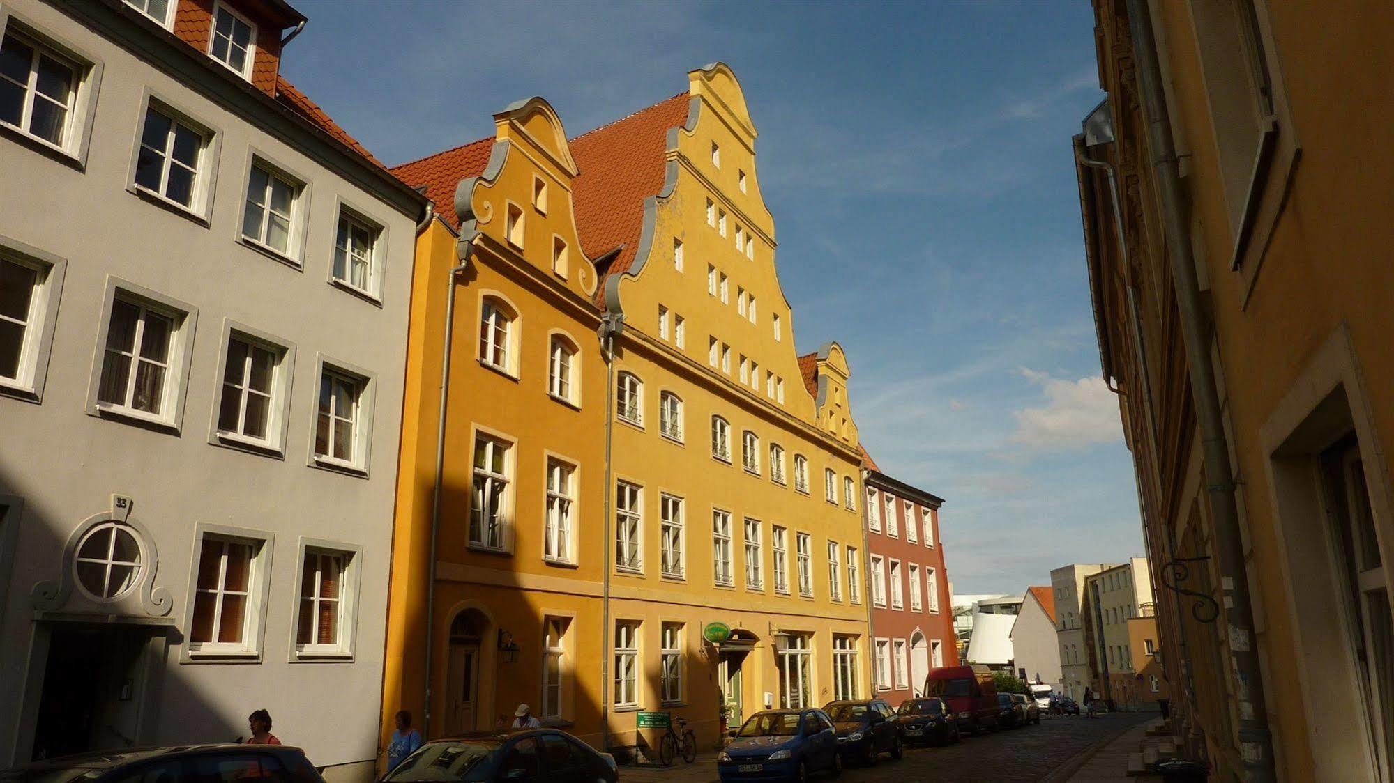 Altstadt Pension Hafenblick Штральзунд Экстерьер фото